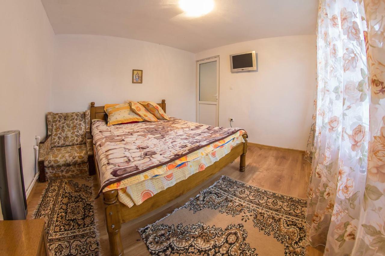 Casa De Vacanta Jeny Novaci-Străini المظهر الخارجي الصورة