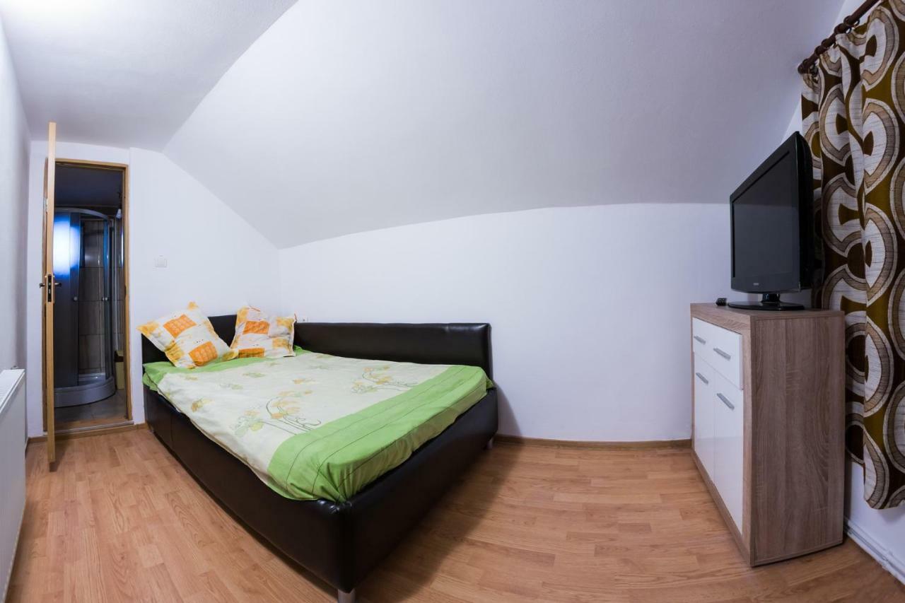 Casa De Vacanta Jeny Novaci-Străini المظهر الخارجي الصورة