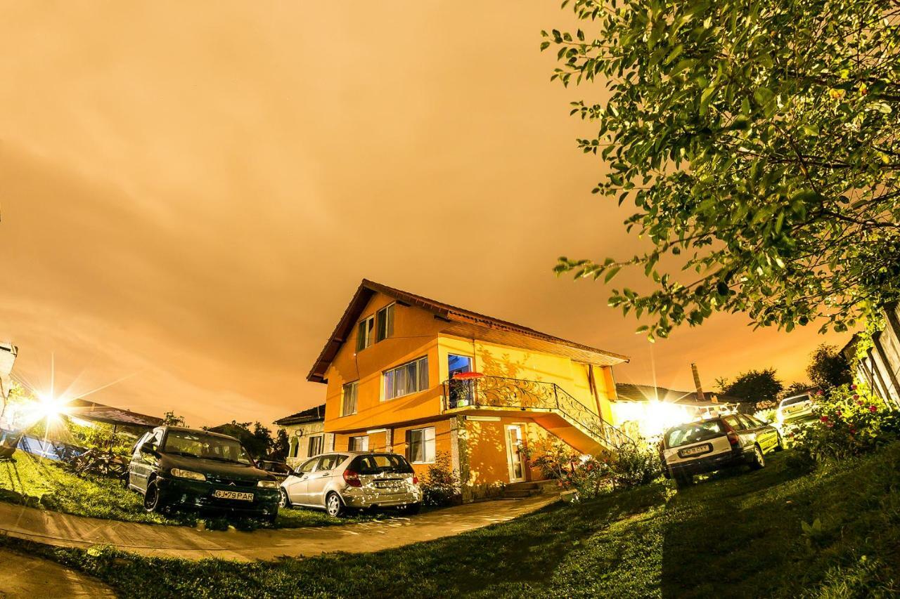 Casa De Vacanta Jeny Novaci-Străini المظهر الخارجي الصورة