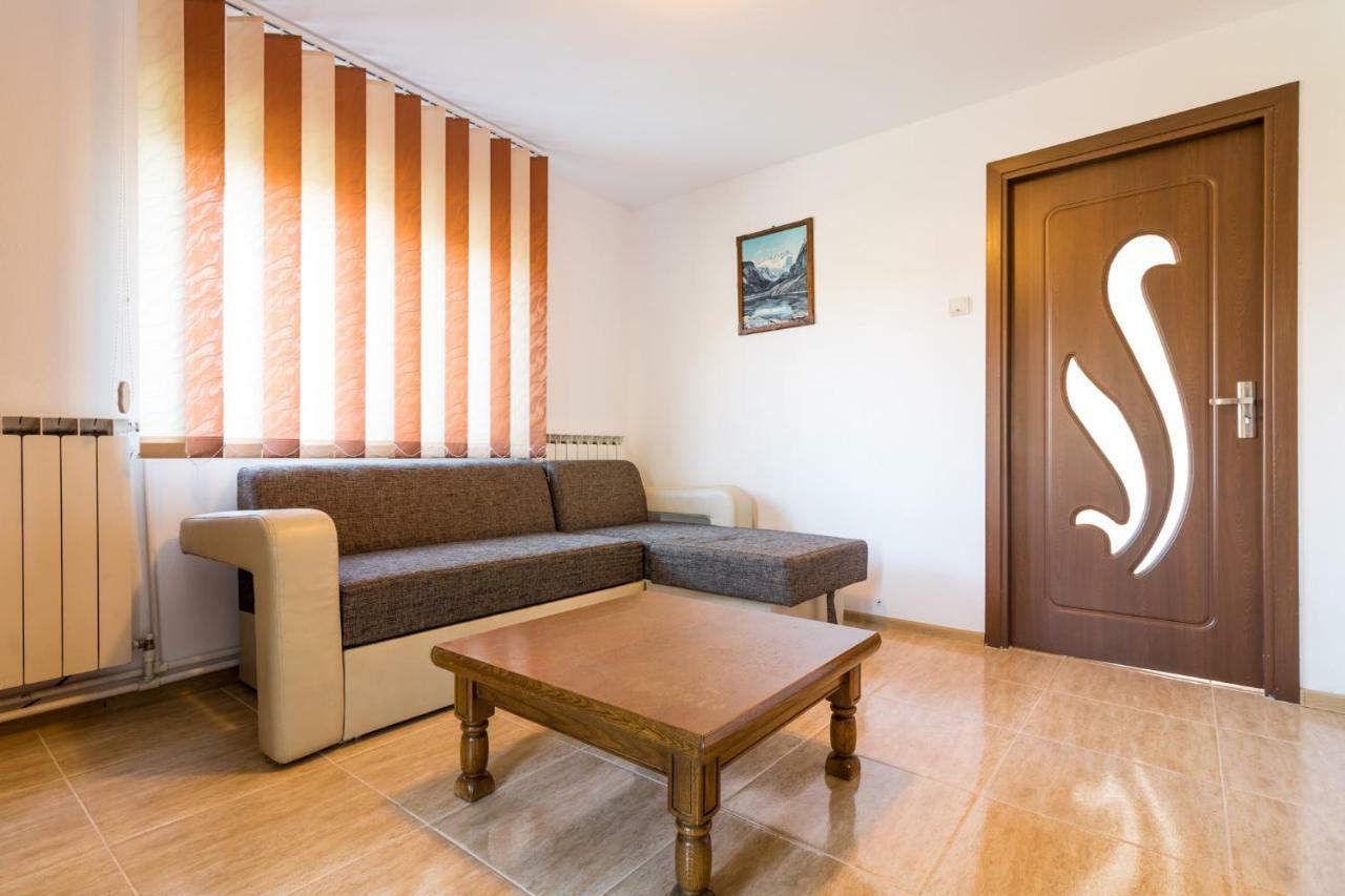 Casa De Vacanta Jeny Novaci-Străini المظهر الخارجي الصورة