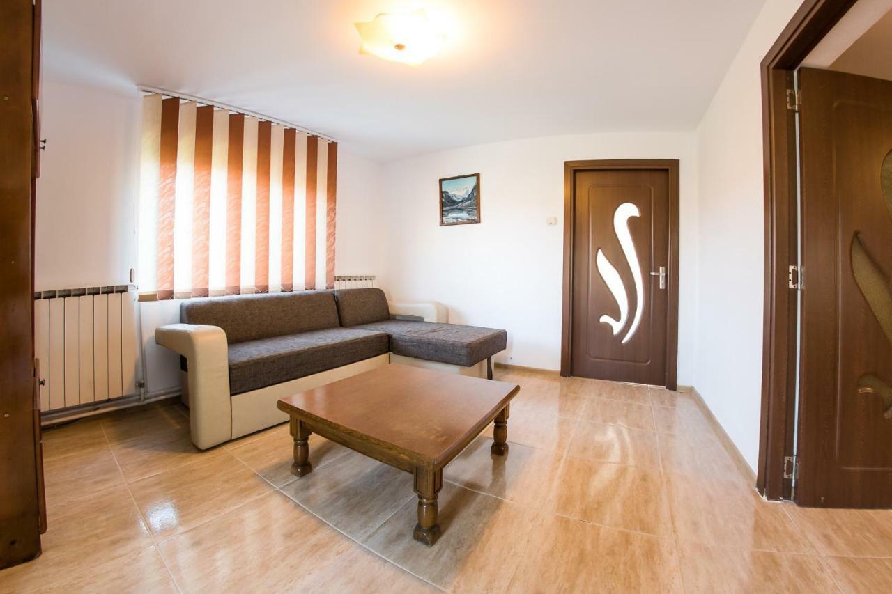 Casa De Vacanta Jeny Novaci-Străini المظهر الخارجي الصورة