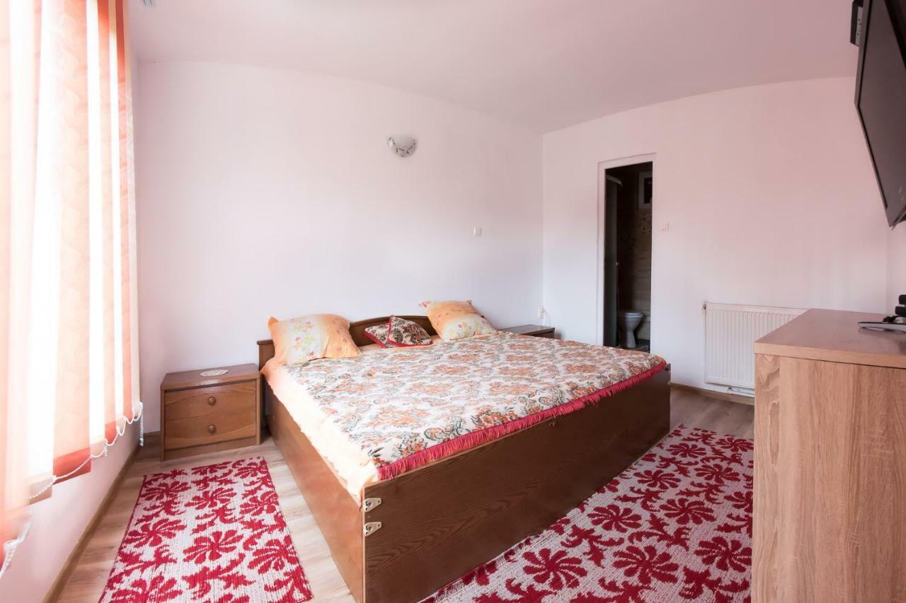 Casa De Vacanta Jeny Novaci-Străini المظهر الخارجي الصورة
